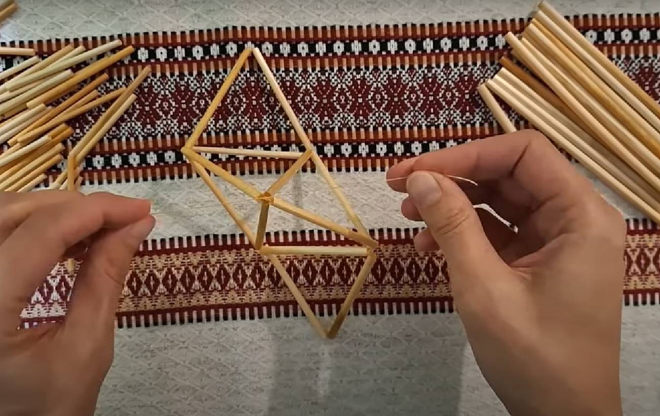 Український святковий декор: як зробити різдвяного павука своїми руками